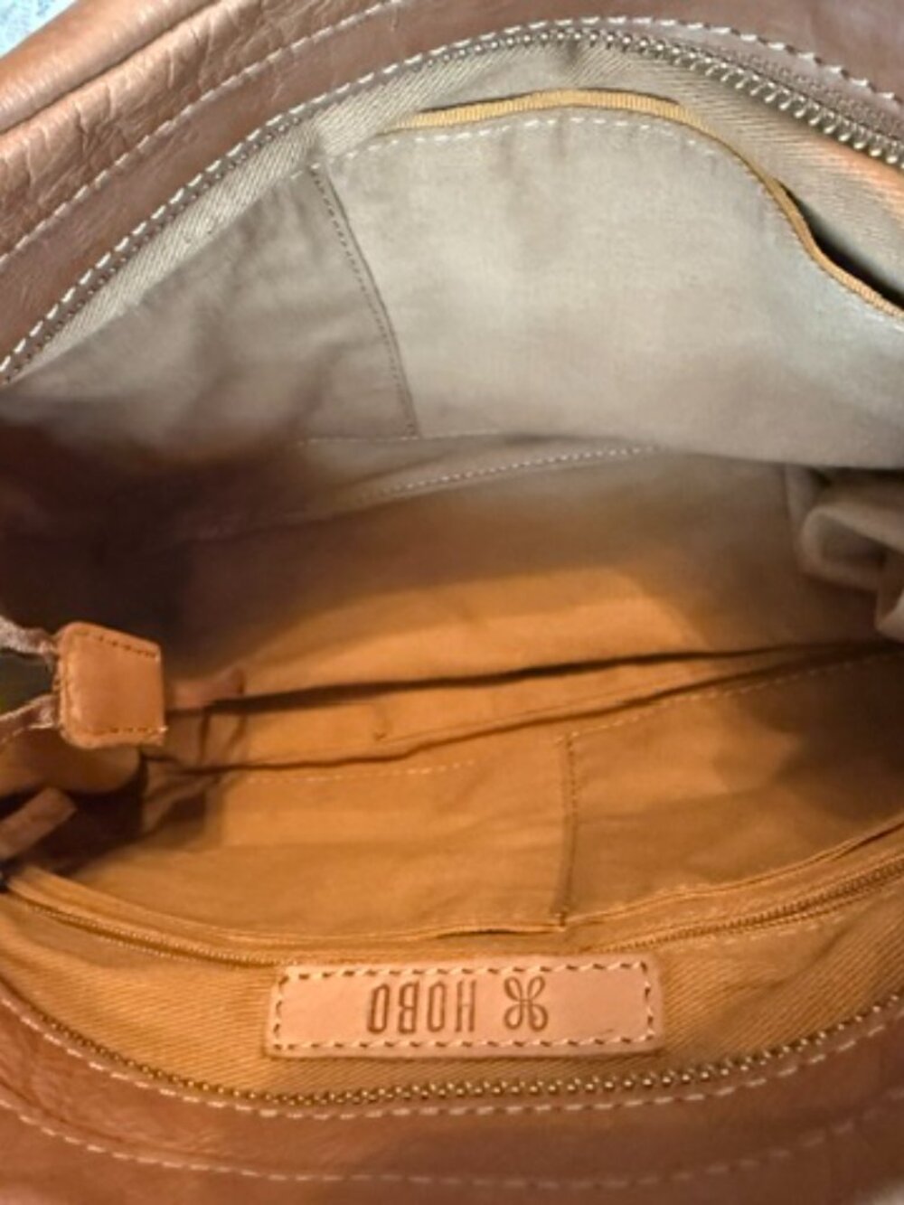 HOBO Sheila Crossbody in Harvest Wheat - Picture 7 of 9